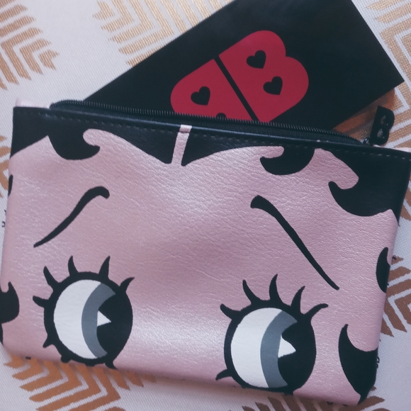 Betty Boop eyeshadow palette plus FREE matching makeup bag - black sequins - Picture 3 of 9